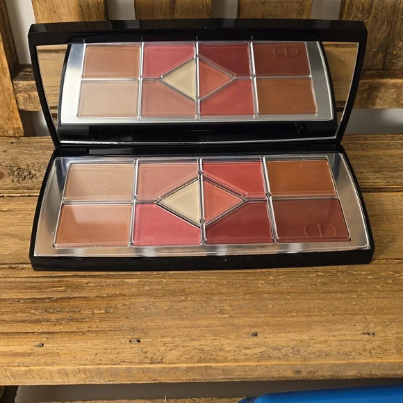 Diorshow 10 Couleurs Eye Makeup Palette – Mitzah Limited Edition - Picture 1 of 3